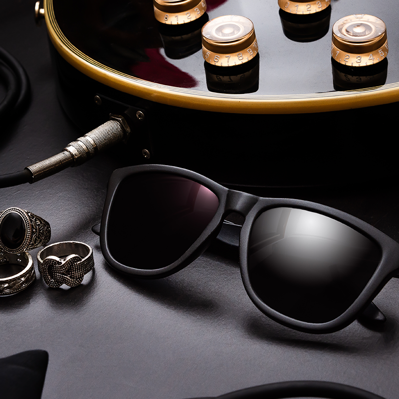 Night Out Essentials: Accessories That Steal the Spotlight