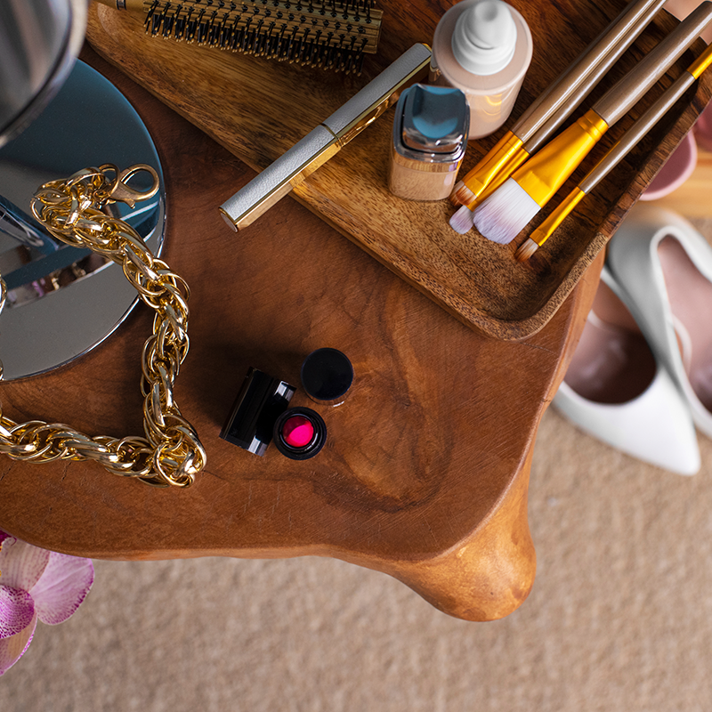 Professional Yet Chic: Accessories to Elevate Your Work Look